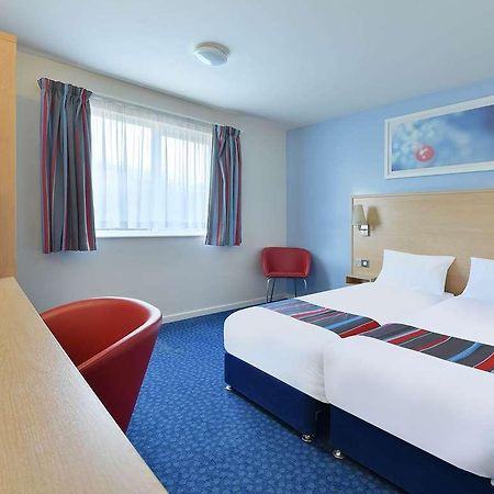 Travelodge Stirling M80 Cambusbarron Δωμάτιο φωτογραφία