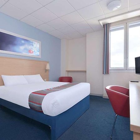 Travelodge Stirling M80 Cambusbarron Δωμάτιο φωτογραφία