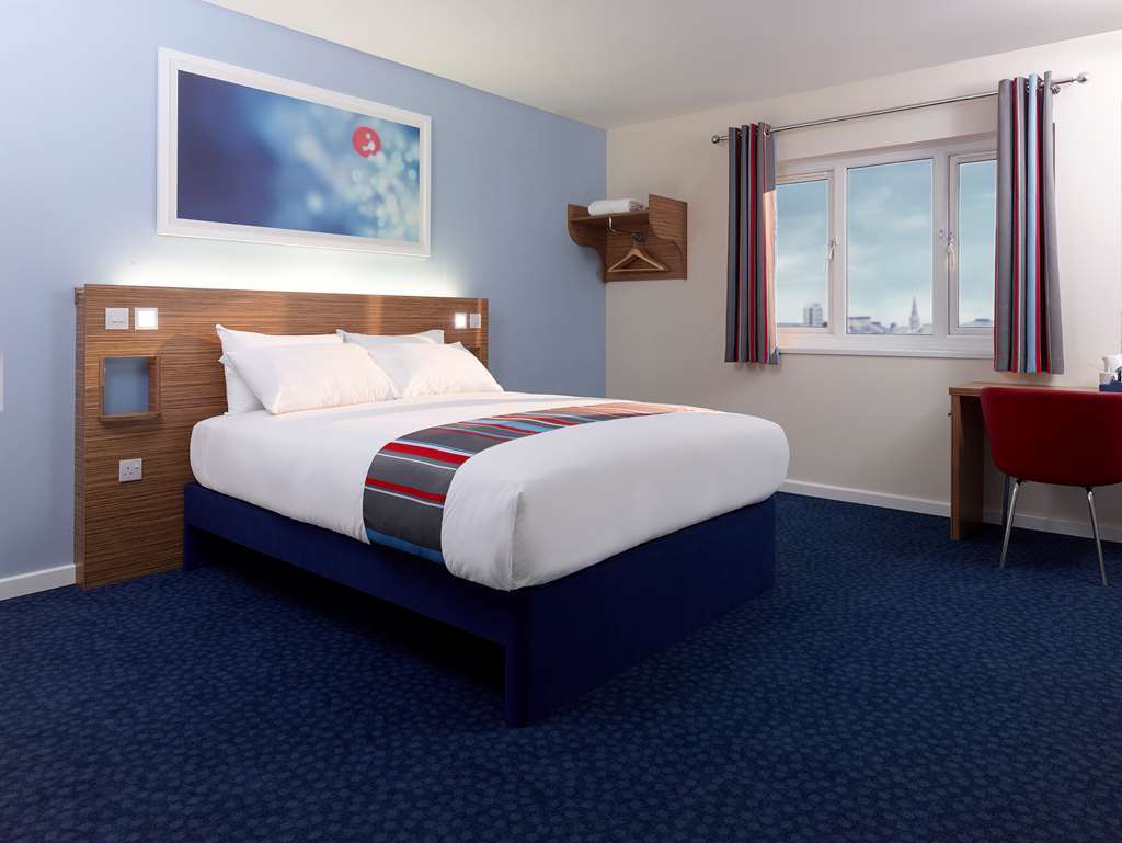 Travelodge Stirling M80 Cambusbarron Δωμάτιο φωτογραφία